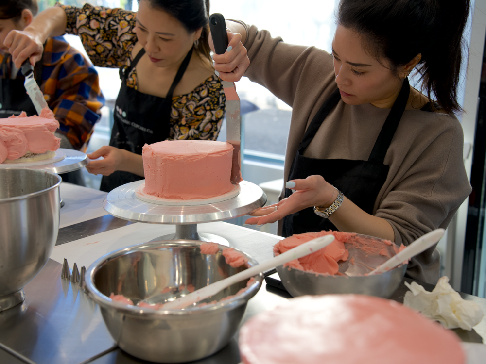 Vintage Cake Decorating Class