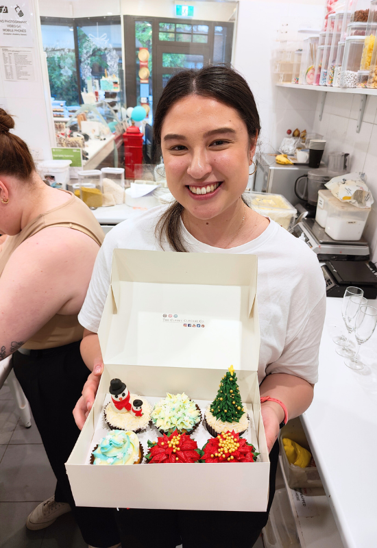 Christmas Cupcakes Class with Bubbles