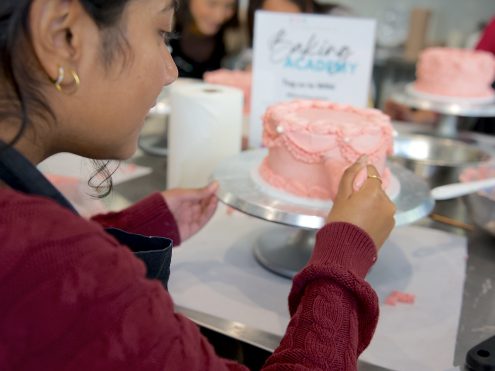 Vintage Cake Decorating Class